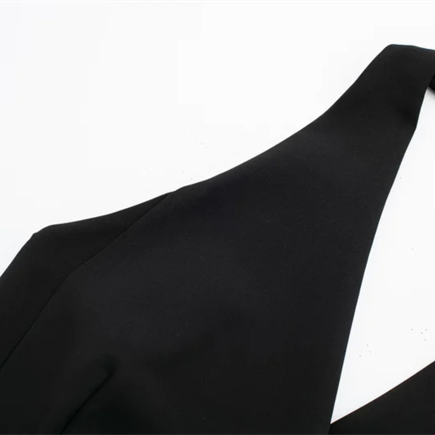 Harper | Off-Shoulder V-Neck Backless Cropped Vest