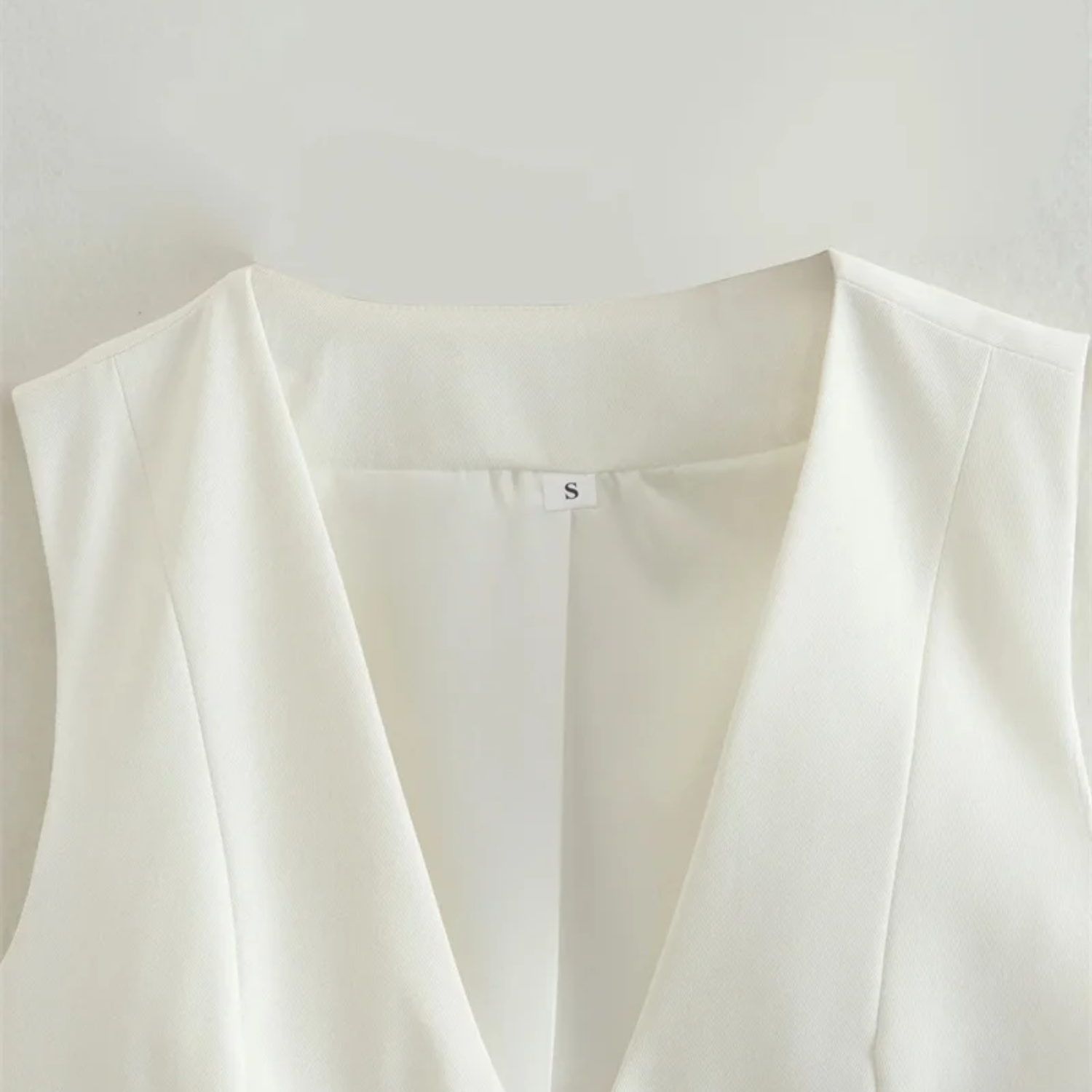Evie | White Cropped V-Neck Sleeveless Suit Vest